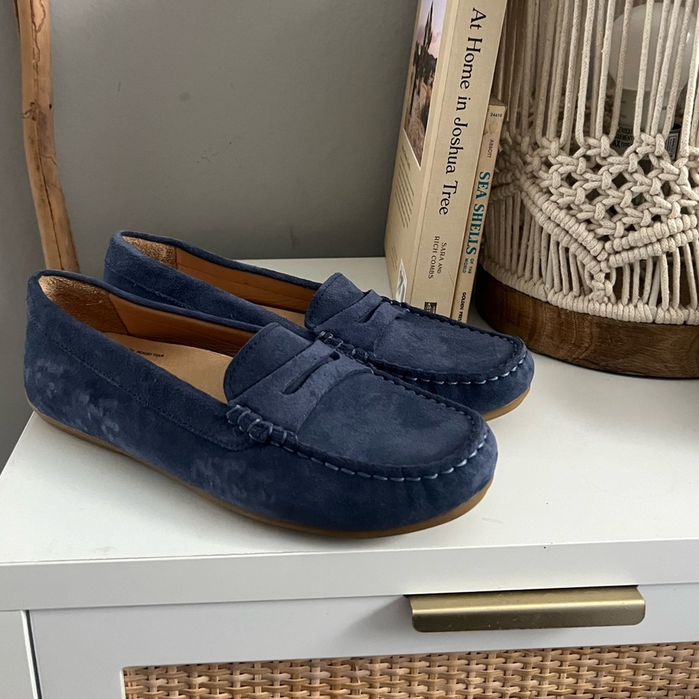 SOLD NWOT Samuel Hubbard Free Spirit Loafers Women’s Size 38 Blue Suede